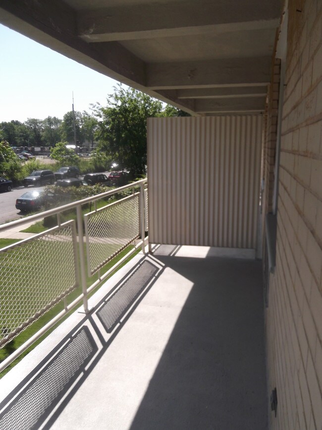 Building Photo - 2348 Waters Edge Dr