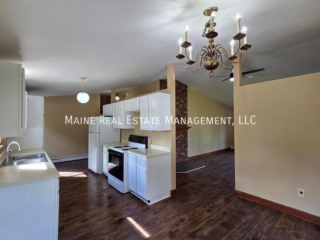 Building Photo - 166 Water St