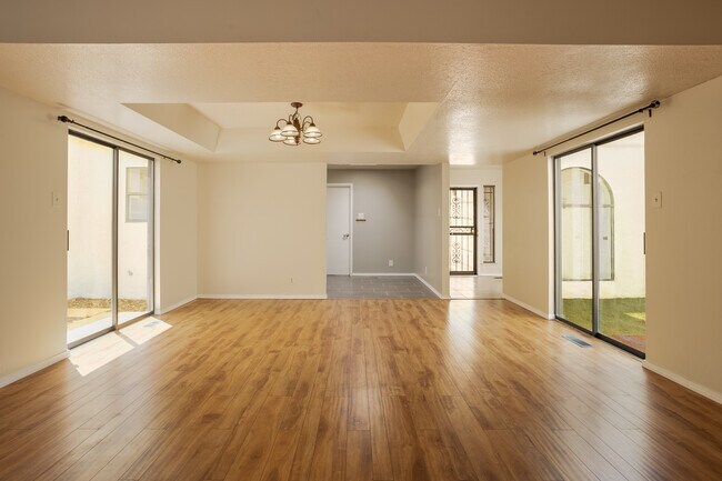 Foto del edificio - 6805 La Casa Bonita NE