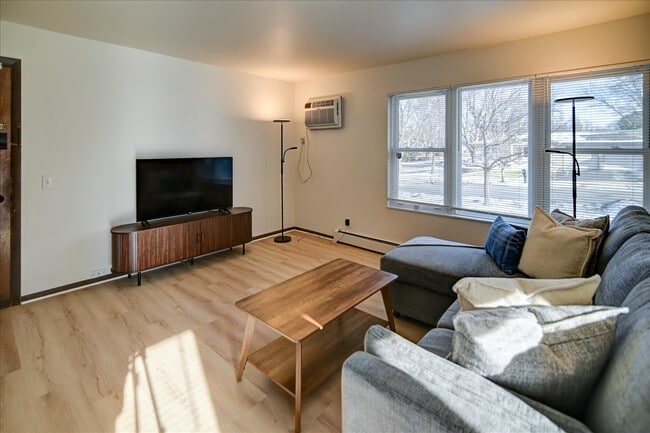 Building Photo - 7203 Fortune Dr