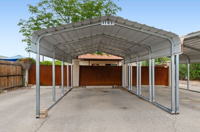 Building Photo - Incredible home with lovely patio perfect for you! Check it out today!