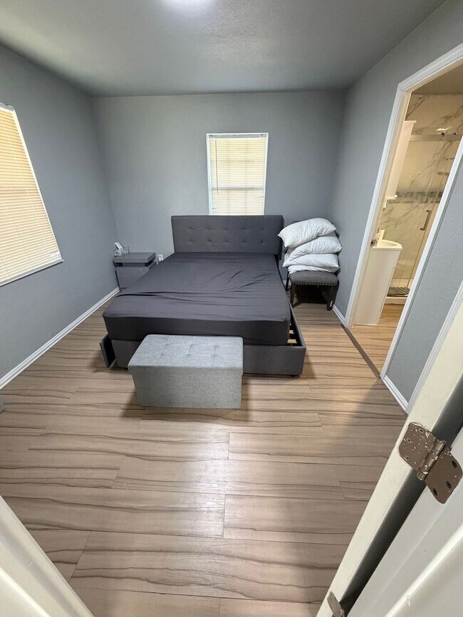 Foto del edificio - Come check out this fully furnished (even the dishes are here!) home right off Historic Route 66