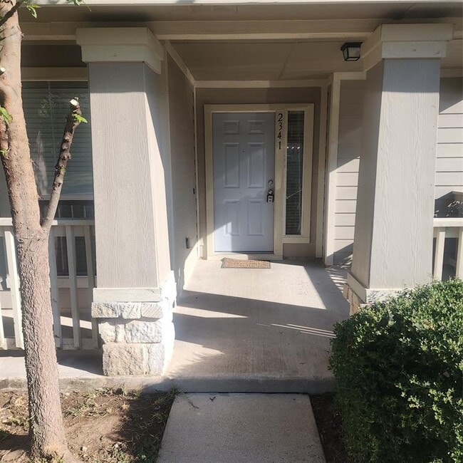 Building Photo - 2341 Bluffstone Dr