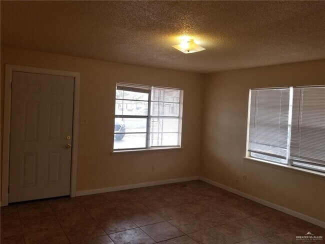 Building Photo - 2616 Elmira Ave