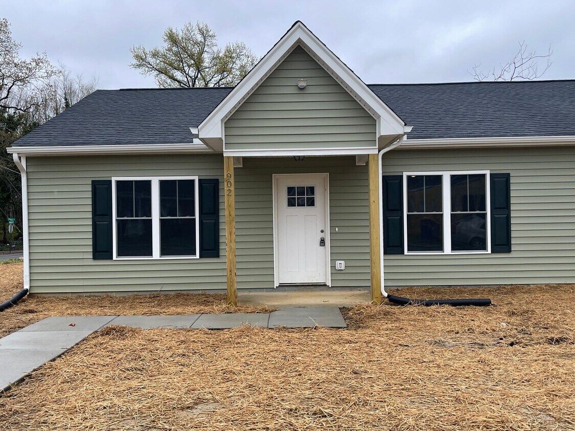 902 Chestnut St, Hopewell, VA 23860 House Rental in Hopewell, VA
