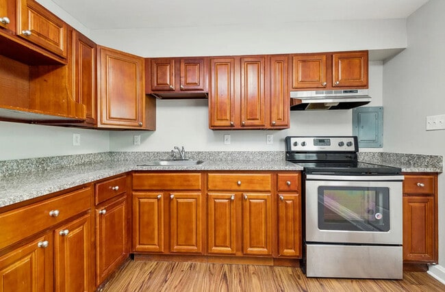 3 Bedroom OPPORTUNITY AREA - 3 Bedroom OPPORTUNITY AREA Townhome