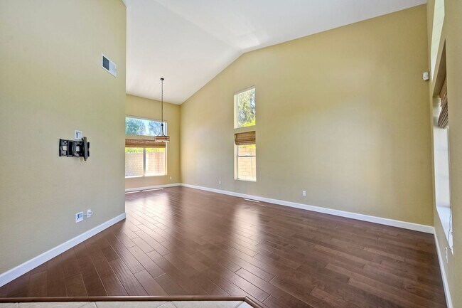 Building Photo - 1198 Sunbright Dr