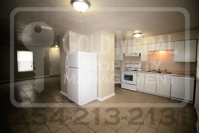 Building Photo - 3904 Charolais Dr