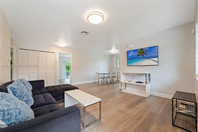 Foto del edificio - 6198 SW 63rd St