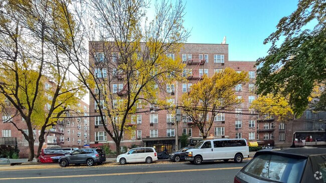 14220 41st Ave Flushing - 14220 41st Ave