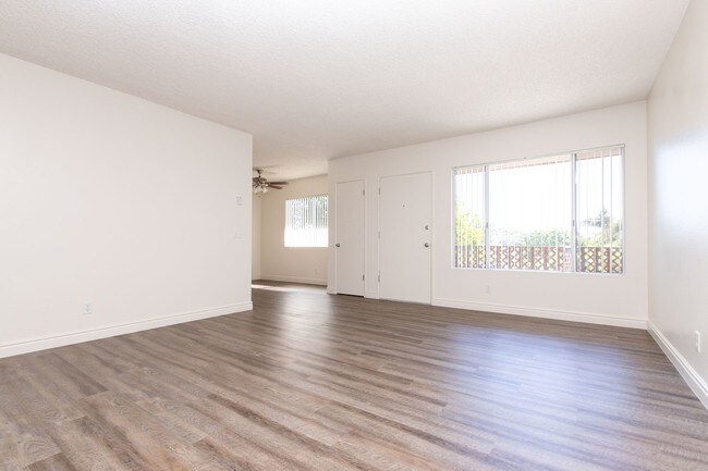 Building Photo - 1110 Meadow Lake Dr