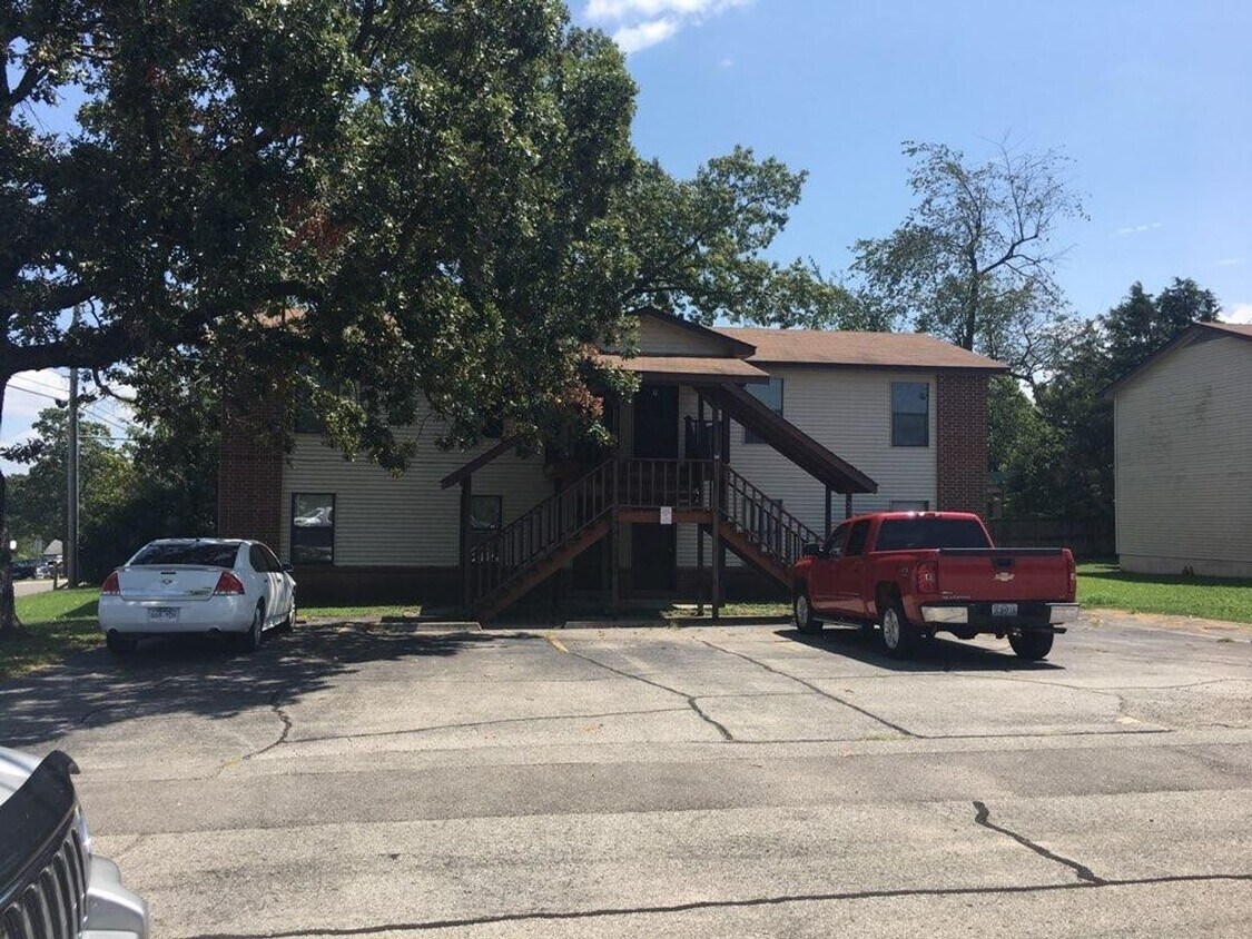 Primary Photo - 241 Hillcrest Rd