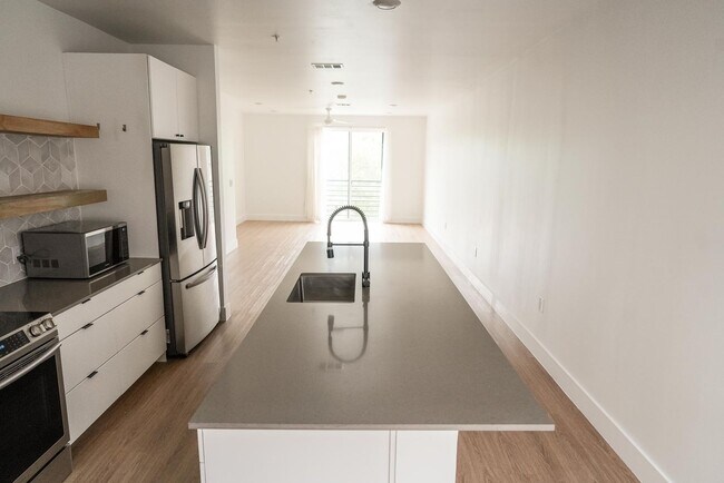 Foto del edificio - Modern East Austin 2/2 Condo Available Now!