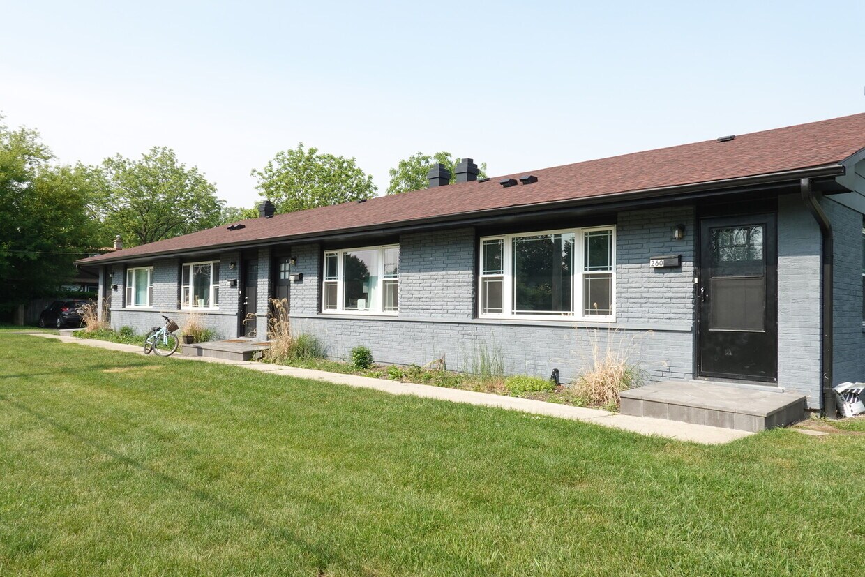 Foto principal - 260 N Slusser St