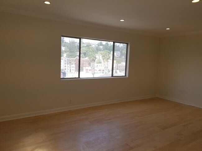 Living Room - 1217 Westerly Ter