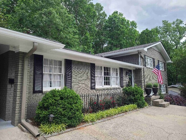 Foto del edificio - 6735 River Springs Ct NW