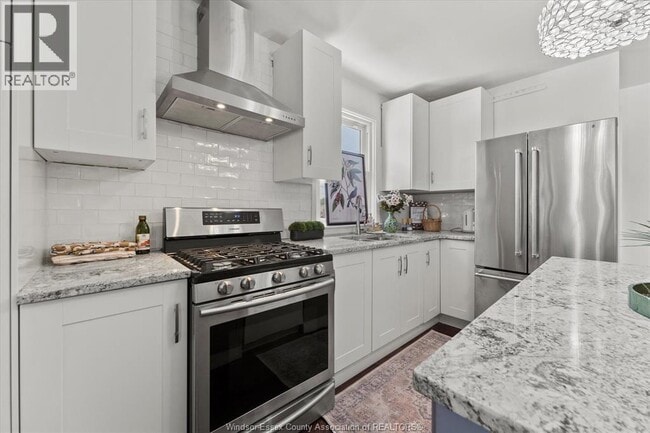 Building Photo - 379 Lauzon Rd