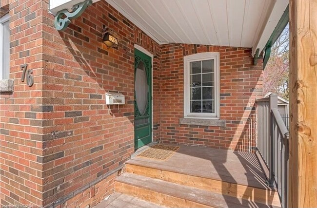 Building Photo - 76 Barclay St