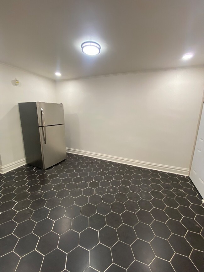 Foto del edificio - 4746 S Grand Blvd