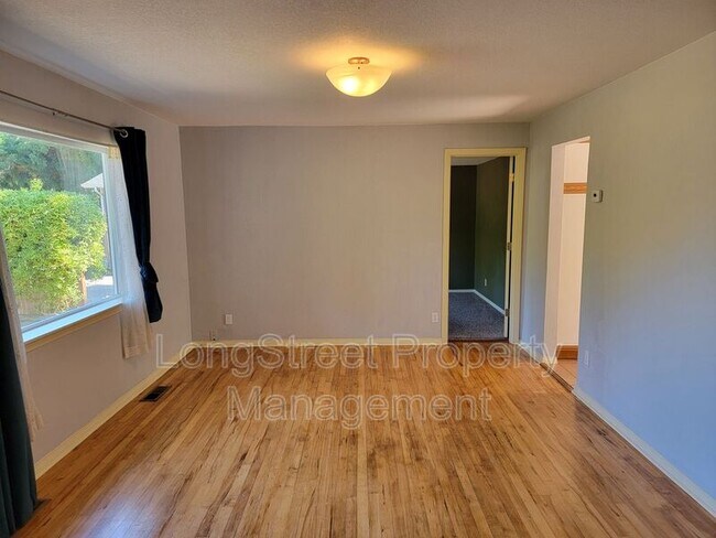 Foto del edificio - 780 SE Marion Ave