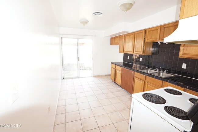 Building Photo - 1108 Monterey St