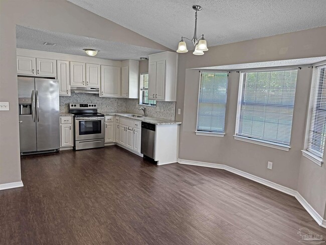 Building Photo - 7524 Sandy Creek Dr