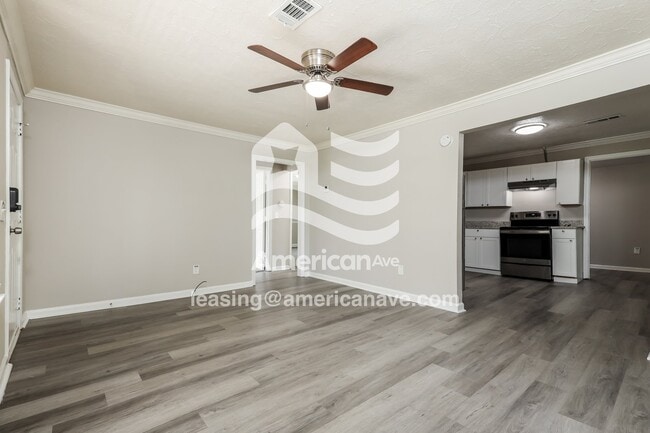 Building Photo - 7728 Aurora Dr
