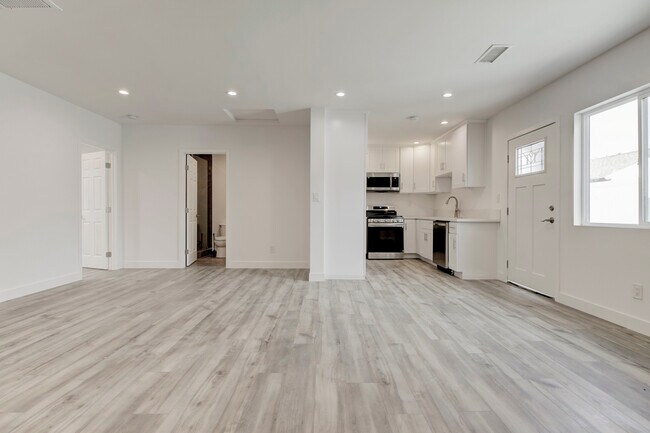 Foto del edificio - 11324 Haskell Ave