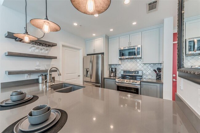 Foto del edificio - 2 Bedroom in Houston, TX 77006