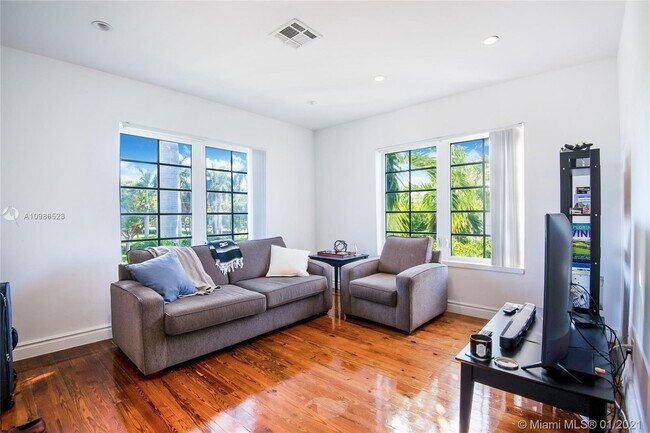 Foto del edificio - 1015 19th St