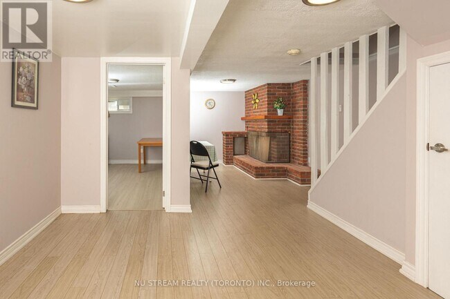 Building Photo - 66 Crossbow Crescent