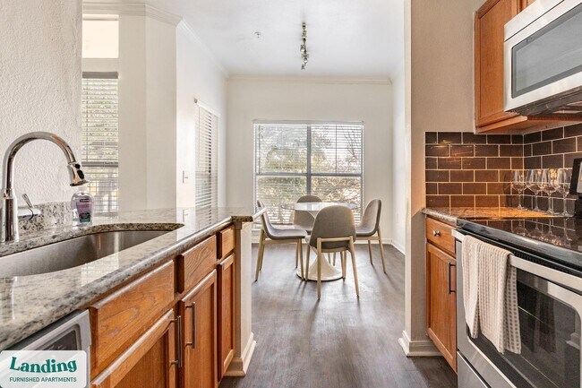 Foto del edificio - 1000 Henderson St