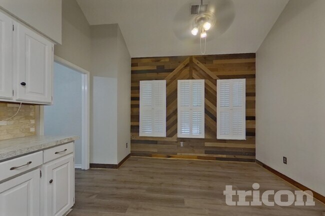Foto del edificio - 509 Live Oak Dr