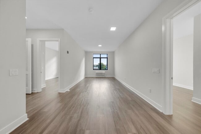 Building Photo - 121 34th St