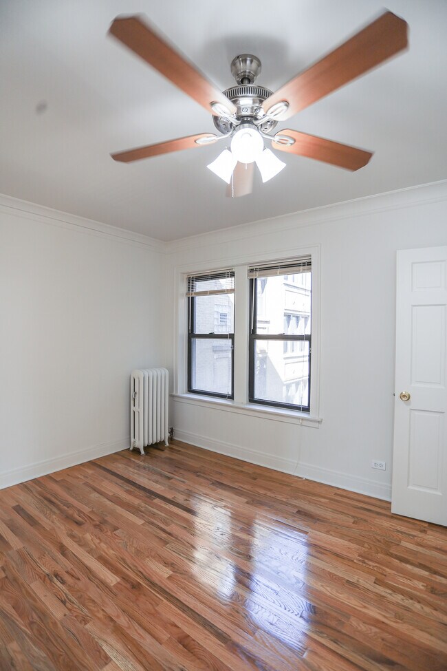 Building Photo - 4254 N Clark St