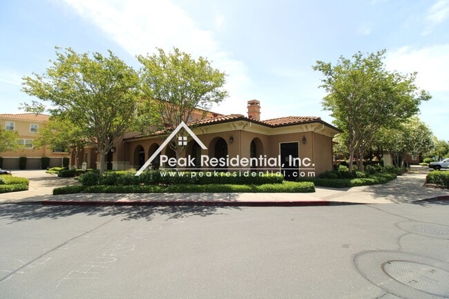 Building Photo - Very Nice 1bd/1ba North Natomas Condo with...