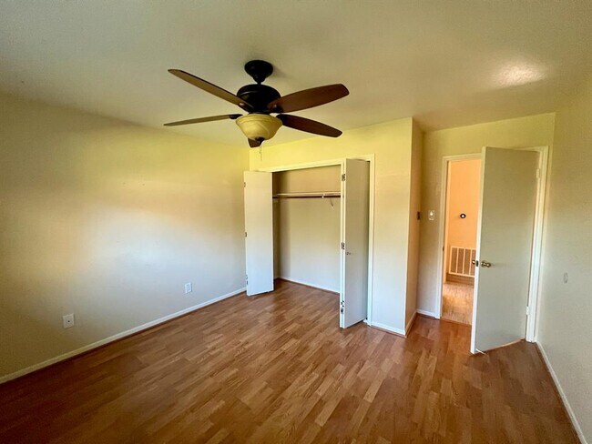 Building Photo - 15810 Oakendell Dr