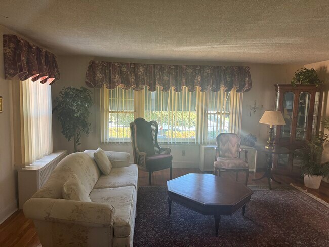 Foto del edificio - 305 Harrington Way