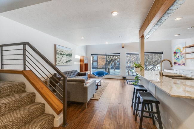 Building Photo - 4411 Gilbert Ave