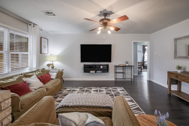 Building Photo - 6004 Libyan Dr