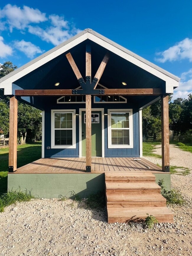 Building Photo - 2019 Frazer Dr