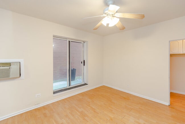 Building Photo - 1504 N Dearborn Pkwy