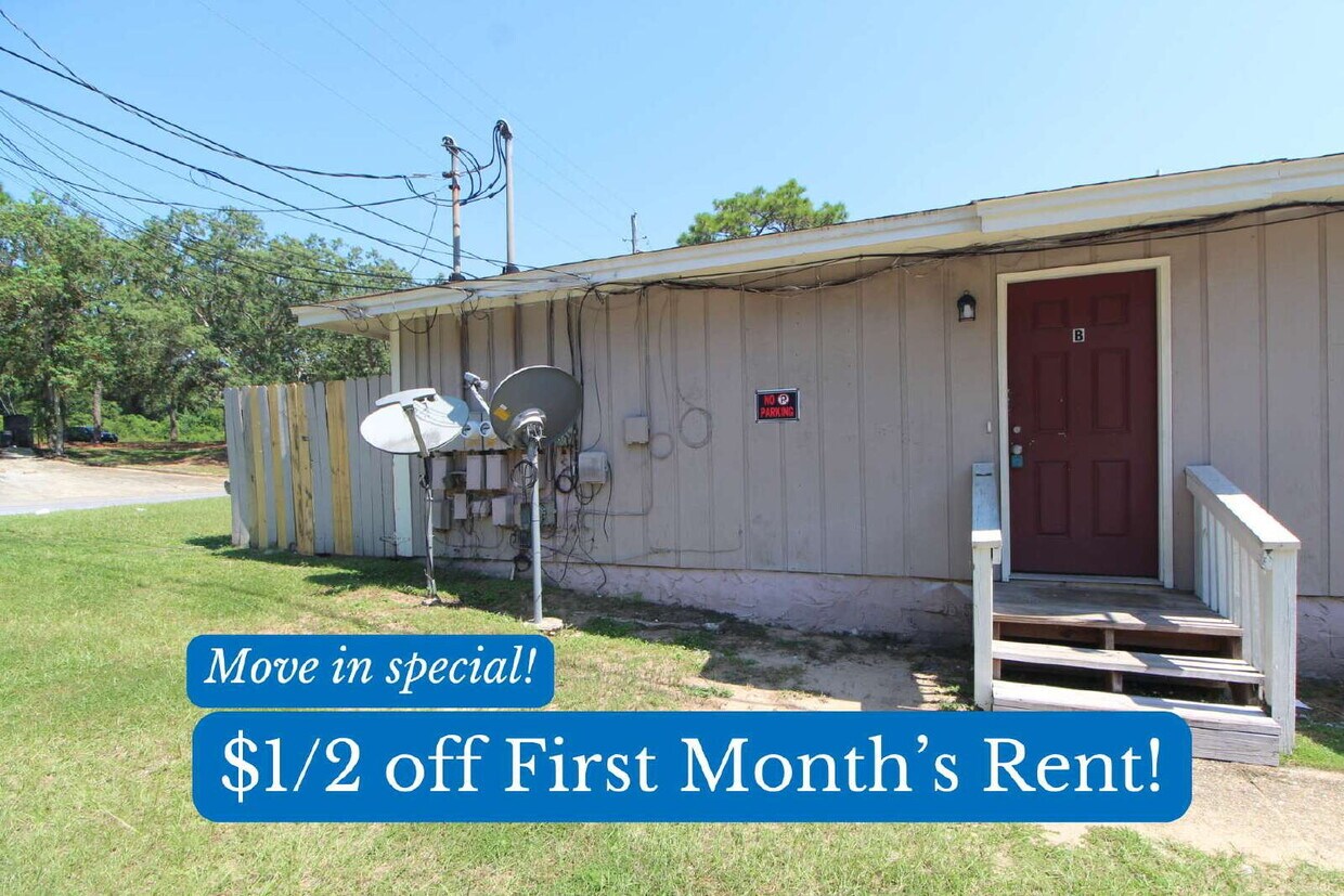 Primary Photo - 2-Bedroom Apartment with Walk-In Closet & ...