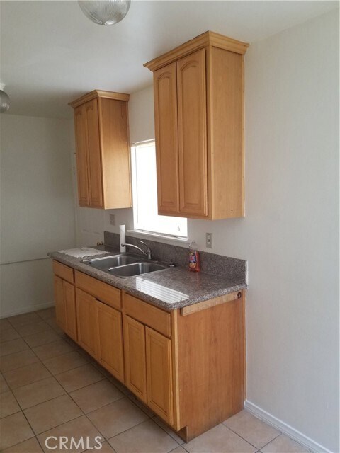 Foto del edificio - 1715 W Olympic Blvd