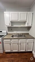 Building Photo - 80 Sailly Ave