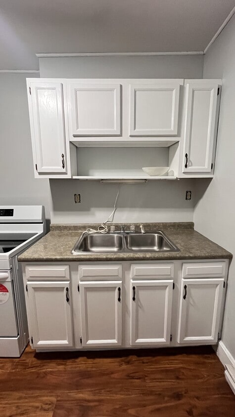 Primary Photo - 15 LLC-80 Sailly Avenue