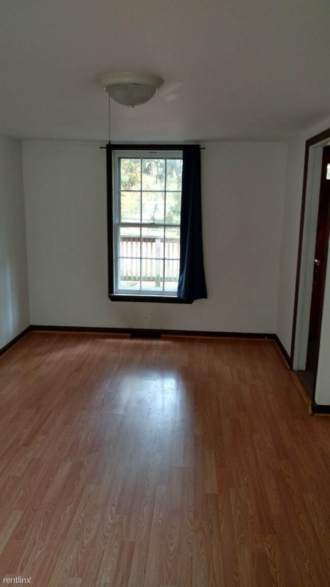 Building Photo - 463 Route 209
