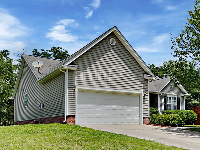 Building Photo - 1207 Hampton Park Dr