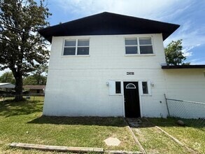 Building Photo - 2418 Pullman Ave
