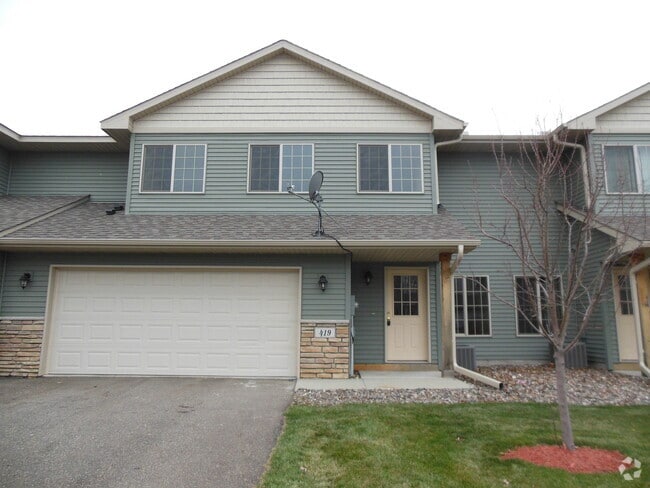 Building Photo - 419 Cedar Pl